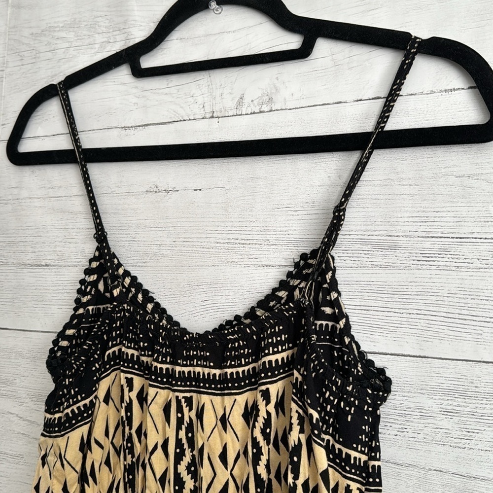 Nostalgia Patterned Capri Romper | SIZE S - Picture 5 of 10